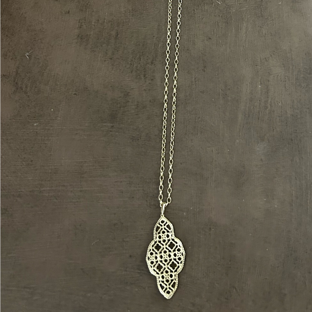 Kendra Scott Gold Lace Pendant Necklace - 18”